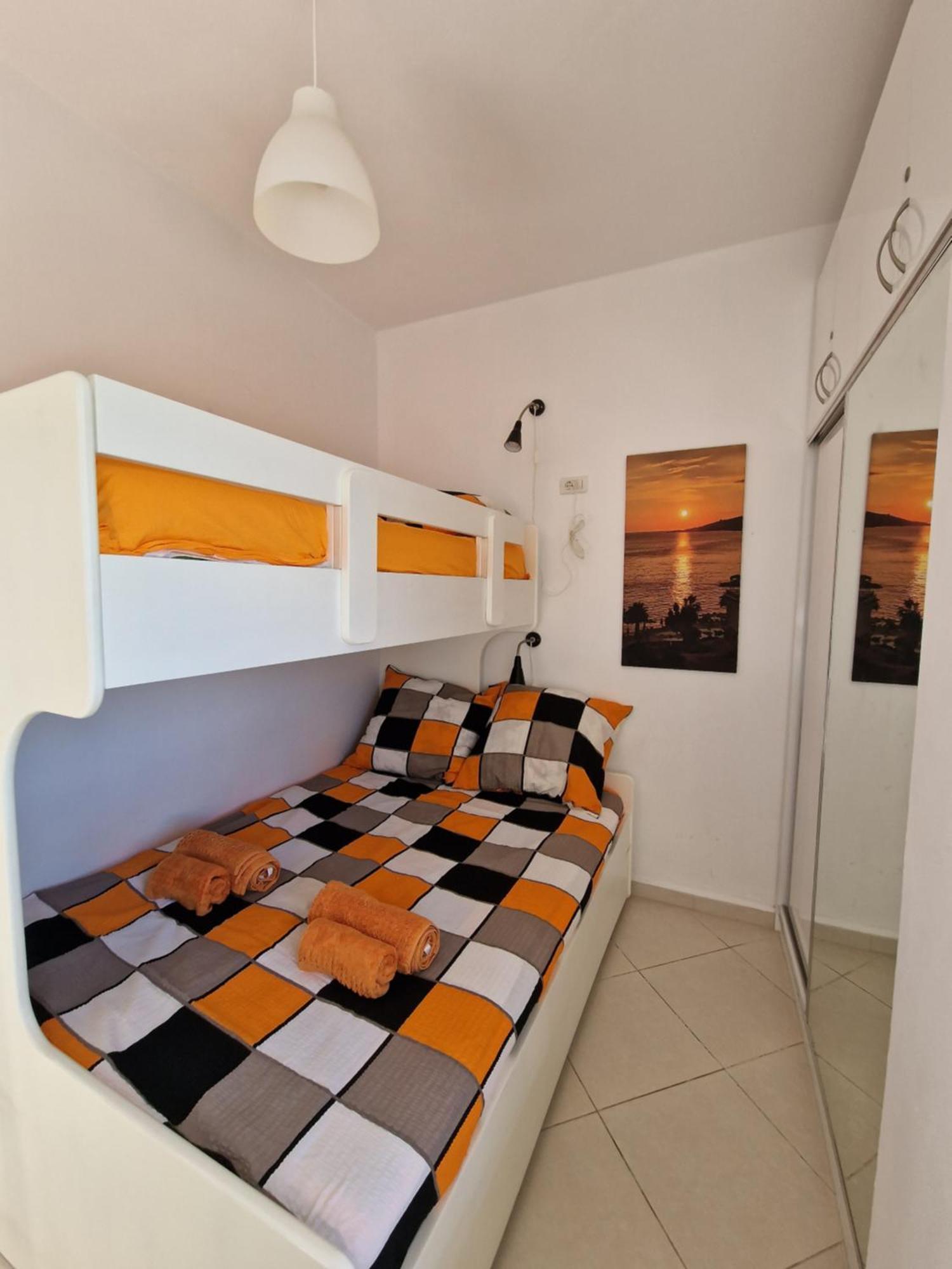 Orange Corner Apartment Sarandë Eksteriør bilde